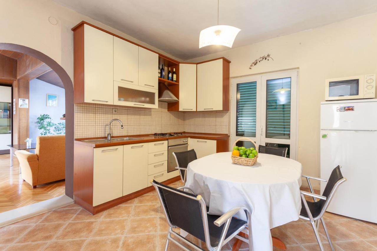 Sea And Lemon Tree Apartment Drašnice Exterior foto